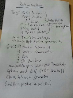 RAHMKUCHEN mit FRUECHTEN