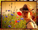 BLUMENWIESE   GIRL MIT HUT